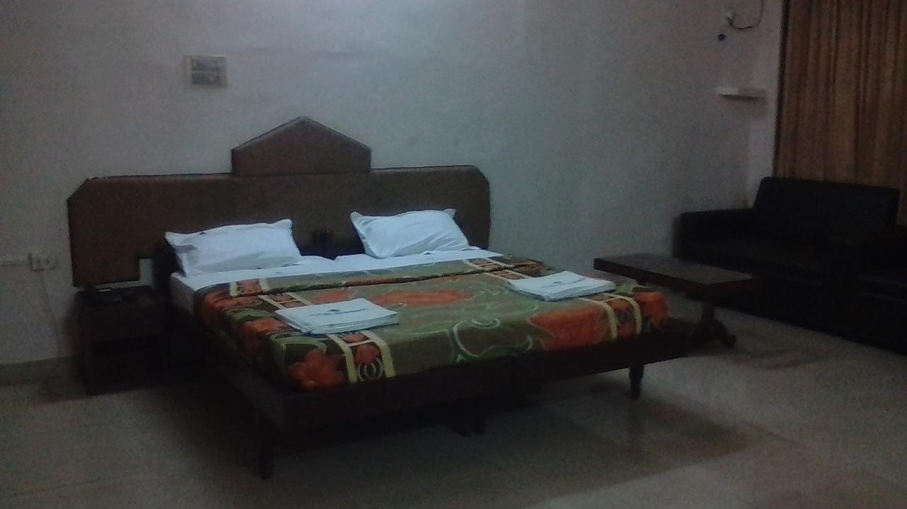Hotel Nuhman Kondotty Exterior foto