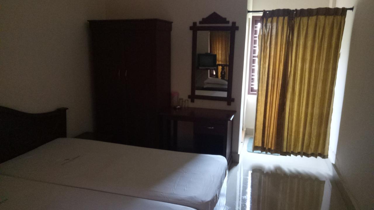 Hotel Nuhman Kondotty Exterior foto